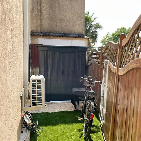 Maison Bord De 2