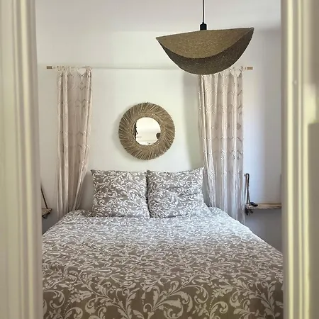 Maison Bord De 2 *